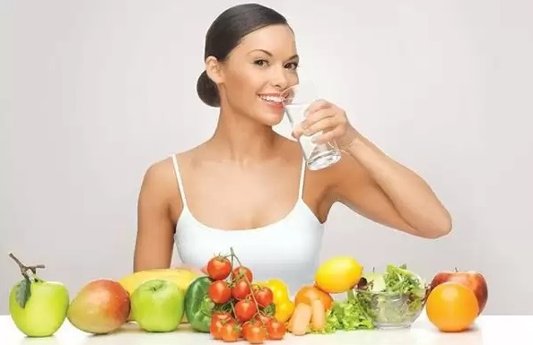 Drinking Water With Fruits, फल खाने के बाद क्यों नहीं पिया जाता पानी
